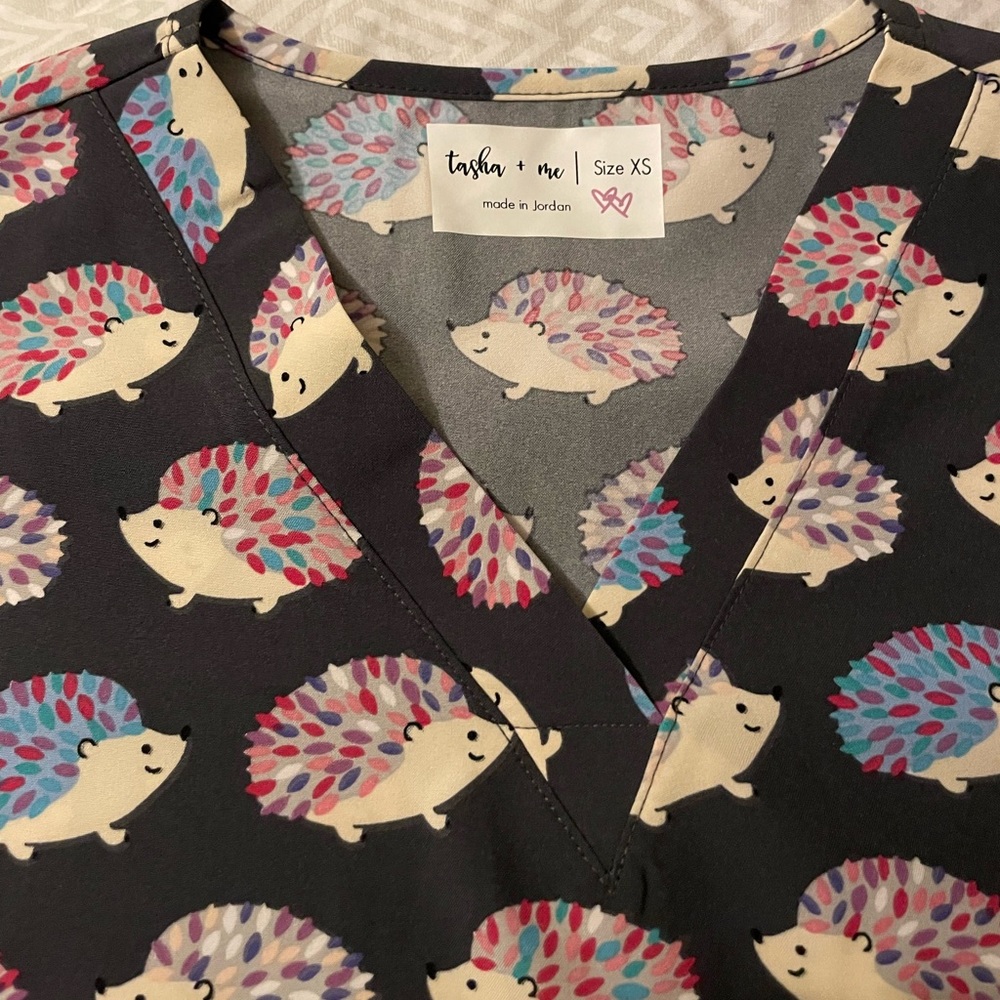 Scrub top - Picture 2 of 2